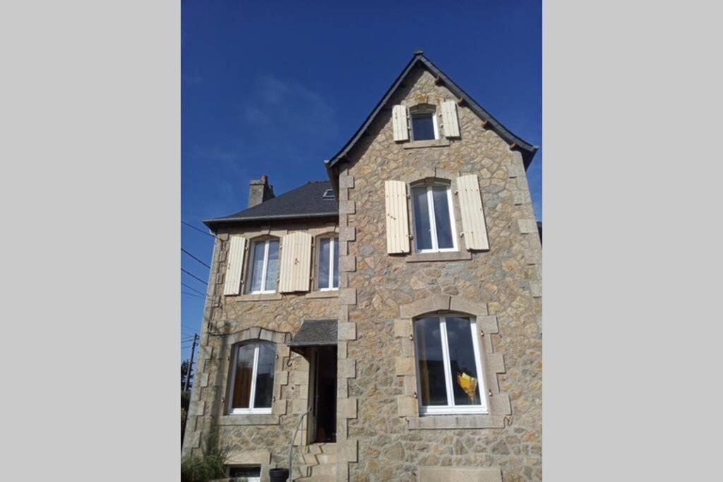 Kermaravel, Le Petit Manoir En Bord De Mer. แซ็ง-โปล-เดอ-ลีอง ภายนอก รูปภาพ