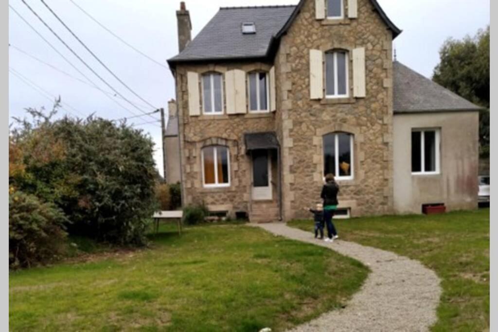 Kermaravel, Le Petit Manoir En Bord De Mer. แซ็ง-โปล-เดอ-ลีอง ภายนอก รูปภาพ